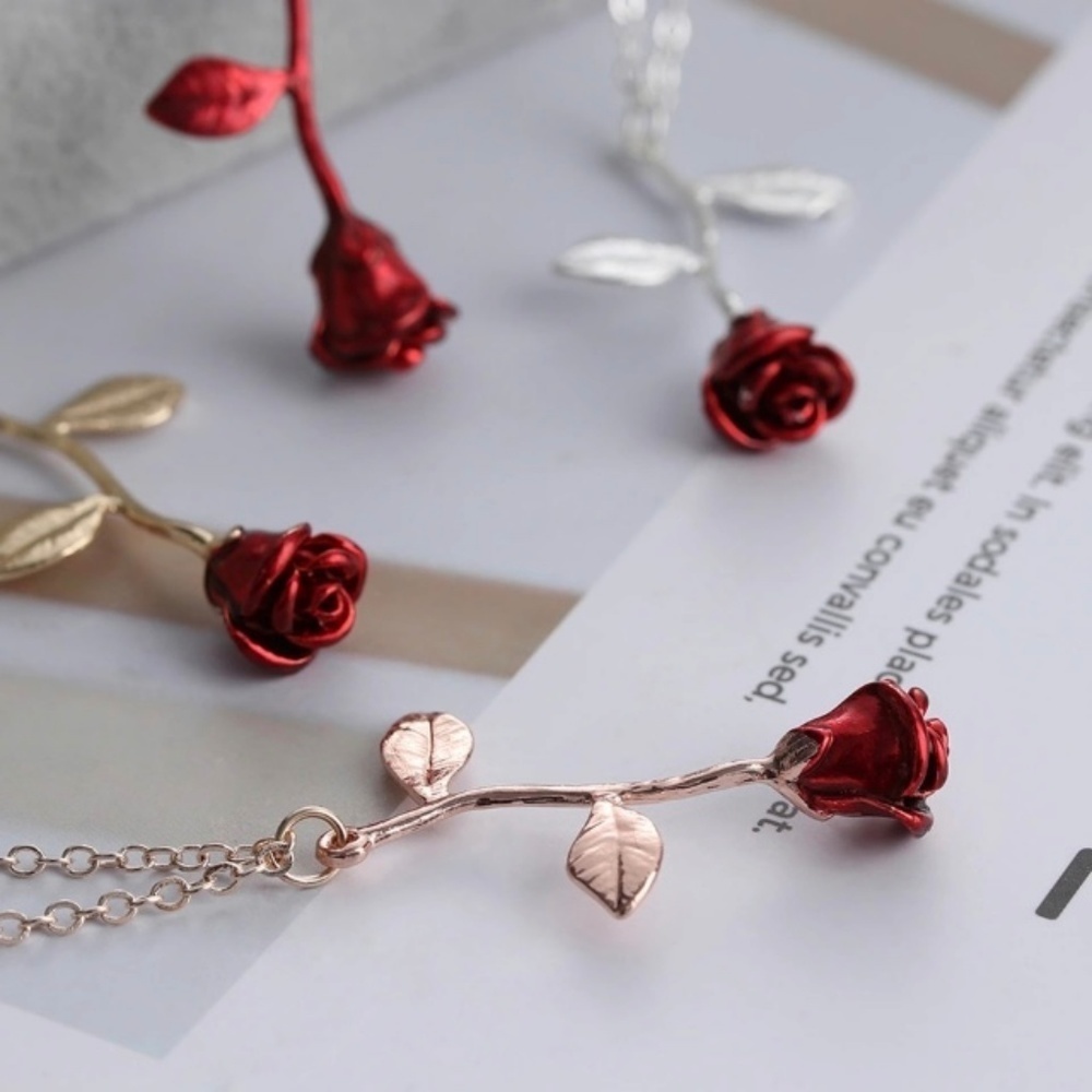 🥳HOST PICK🥳 Gold Rose Necklace
